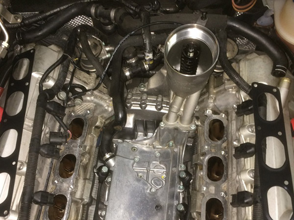 アウディ S4 車検 エンジンオイル漏れ修理