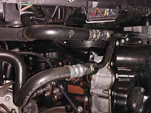 アウディ A4 エンジンオイル警告灯 修理